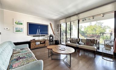 Casa en Venta en GRAN JARDIN CON PISCINA, QUINCHO, 4D/3B MÁS SERVICIO, EN SANTA ELENA, CHICUREO