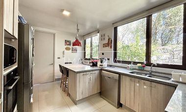 Casa en Venta en GRAN JARDIN CON PISCINA, QUINCHO, 4D/3B MÁS SERVICIO, EN SANTA ELENA, CHICUREO