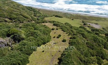 Terreno con orilla de mar en «Playa Rahue», vistas espectaculares y alto potencial inmobiliario