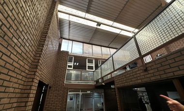 RENTA BODEGA - OFICINAS, ZONA COAPA, 600 M2, EXCELENTE DISTRIBUCIÒN. 5 MINUTOS PERIFERICO SUR