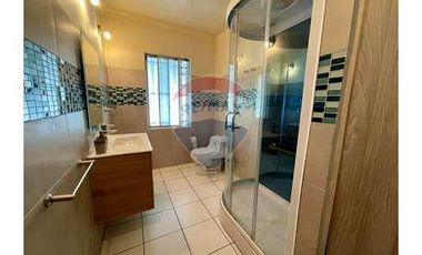 Hermosa casa con amplio terreno en Ñuñoa