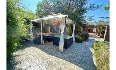 Hermosa casa con amplio terreno en Ñuñoa