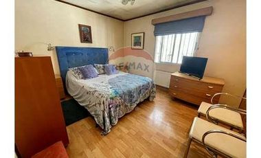 Hermosa casa con amplio terreno en Ñuñoa