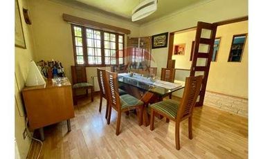 Hermosa casa con amplio terreno en Ñuñoa