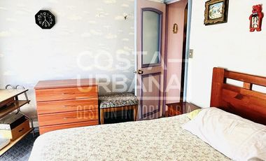 Casa Céntrica con Amplio Patio en Quilpué.