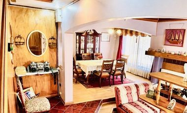 Casa Céntrica con Amplio Patio en Quilpué.