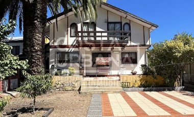 Casa Céntrica con Amplio Patio en Quilpué.