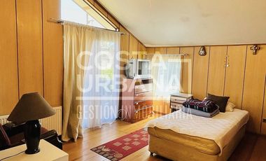 Casa Céntrica con Amplio Patio en Quilpué.