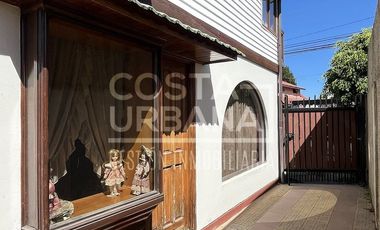 Casa Céntrica con Amplio Patio en Quilpué.