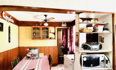 Casa Céntrica con Amplio Patio en Quilpué.