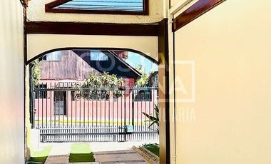 Casa Céntrica con Amplio Patio en Quilpué.