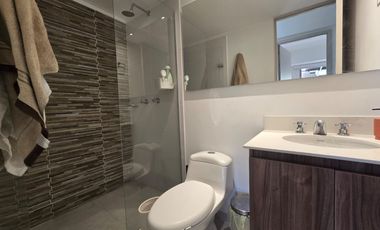 Se vende apartamento en Sabaneta, Sector Asdesillas. 133m2 con terraza