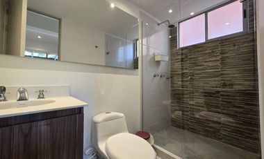 Se vende apartamento en Sabaneta, Sector Asdesillas. 133m2 con terraza