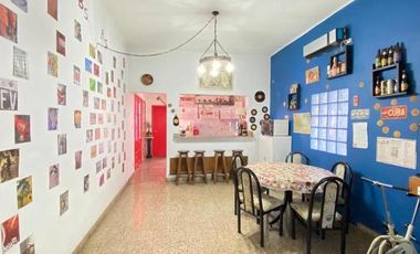 EXCELENTE CASA EN ZONA RESIDENCIAL AMPLIO LOTE