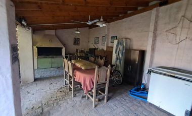 EXCELENTE CASA EN ZONA RESIDENCIAL AMPLIO LOTE