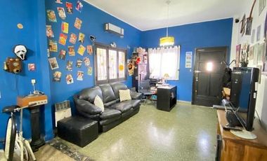 EXCELENTE CASA EN ZONA RESIDENCIAL AMPLIO LOTE