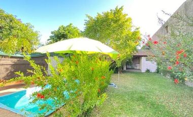 EXCELENTE CASA EN ZONA RESIDENCIAL AMPLIO LOTE