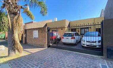 EXCELENTE CASA EN ZONA RESIDENCIAL AMPLIO LOTE