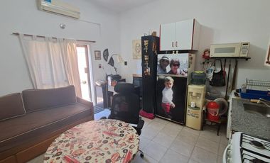 EXCELENTE CASA EN ZONA RESIDENCIAL AMPLIO LOTE