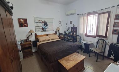 EXCELENTE CASA EN ZONA RESIDENCIAL AMPLIO LOTE