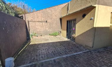 EXCELENTE CASA EN ZONA RESIDENCIAL AMPLIO LOTE