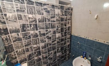 EXCELENTE CASA EN ZONA RESIDENCIAL AMPLIO LOTE