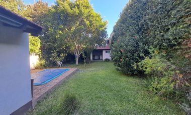 EXCELENTE CASA EN ZONA RESIDENCIAL AMPLIO LOTE