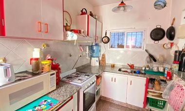 EXCELENTE CASA EN ZONA RESIDENCIAL AMPLIO LOTE