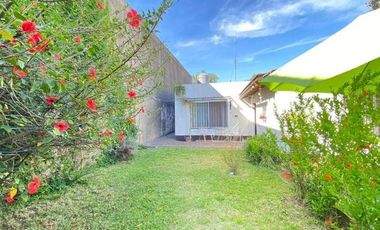 EXCELENTE CASA EN ZONA RESIDENCIAL AMPLIO LOTE