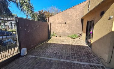 EXCELENTE CASA EN ZONA RESIDENCIAL AMPLIO LOTE