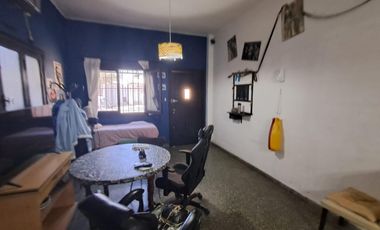 EXCELENTE CASA EN ZONA RESIDENCIAL AMPLIO LOTE