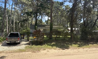 CASA EN CARILO En Jilguero 119