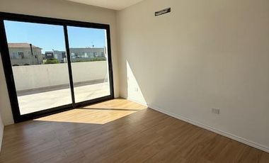 Casa 4 ambientes con pileta a estrenar en venta - Greenville Polo Resort