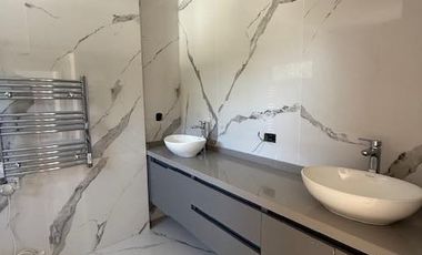 Casa 4 ambientes con pileta a estrenar en venta - Greenville Polo Resort