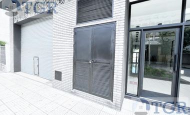 Local en Venta en Villa Dominico a 