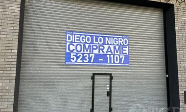 Local en Venta en Villa Dominico a 