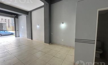 Local en Venta en Villa Dominico a 