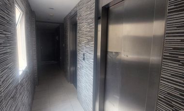 Monoambiente con balcón en alquiler Morón