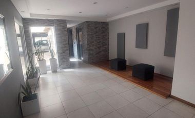Monoambiente con balcón en alquiler Morón