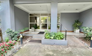 Monoambiente con balcón en Morón
