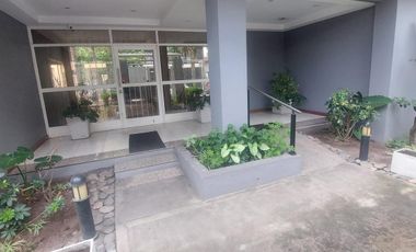 Monoambiente con balcón en alquiler Morón