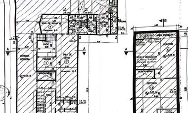 Local en  Florencio Varela frente a la estación de tren