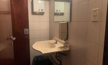 Local en  Avenida Rolón a metros de la estación