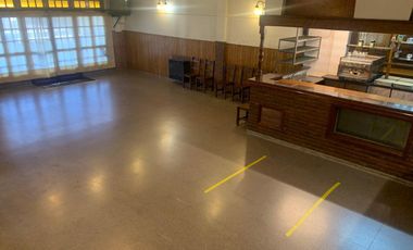 Local en  Avenida Rolón a metros de la estación