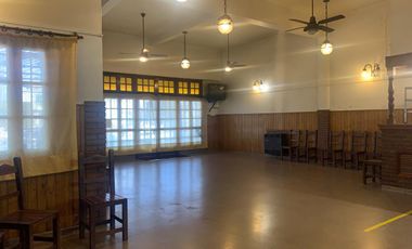 Local en  Avenida Rolón a metros de la estación