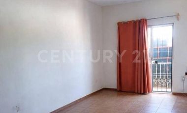 Casa con Local en Venta en Villa Flores I, Villa de Alvarez, Colima.