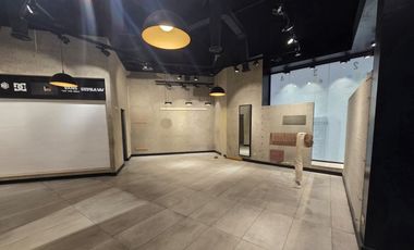 Arriendo de local Comercial en MALL