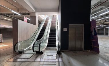 Arriendo local comercial, Los Dominicos, Las Condes