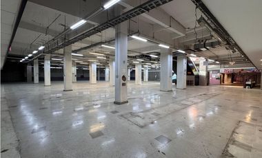 Arriendo local comercial, Los Dominicos, Las Condes