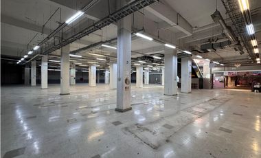 Arriendo local comercial, Los Dominicos, Las Condes